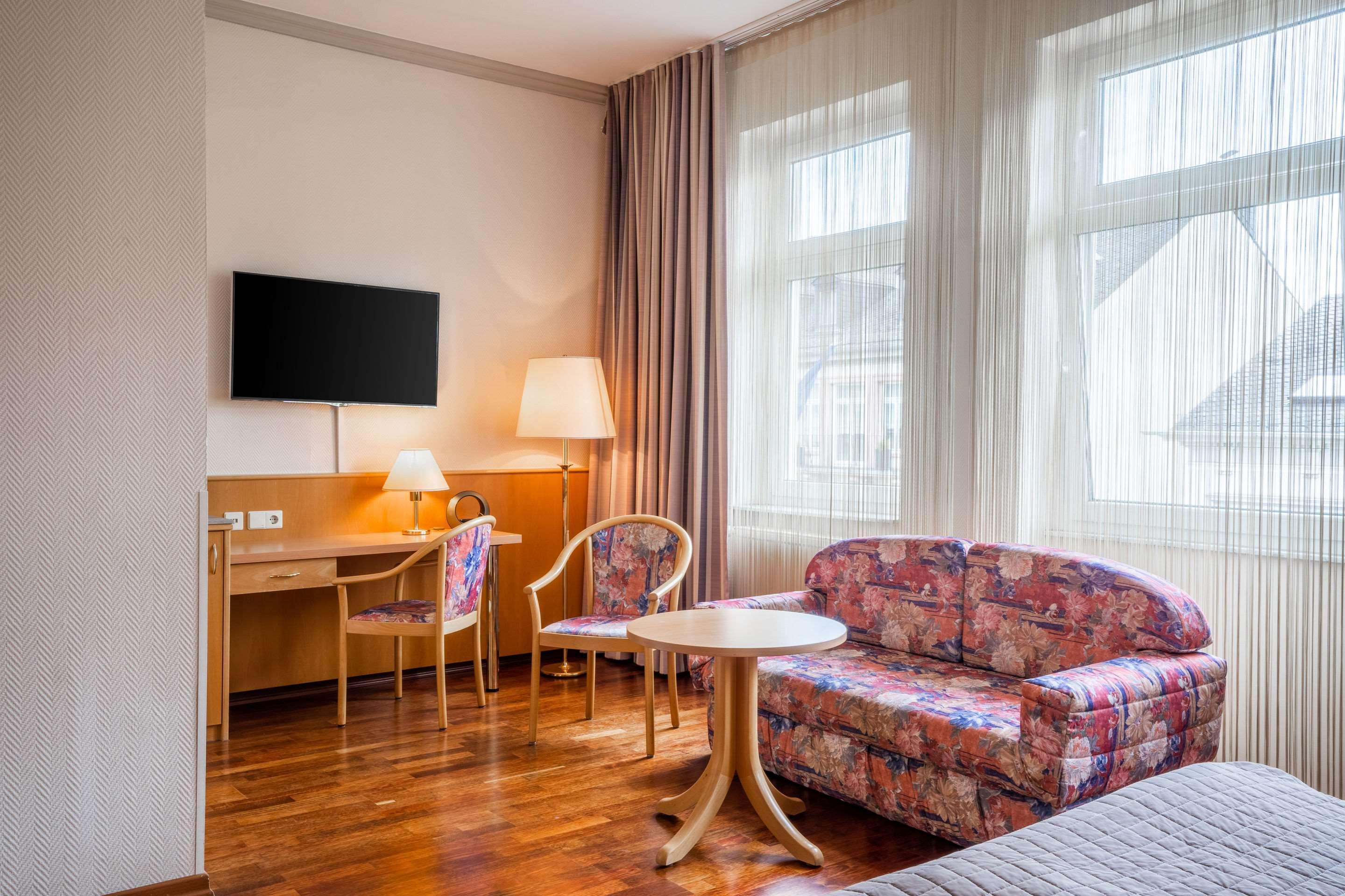 Hotel Komfort Am Kurpark 4*