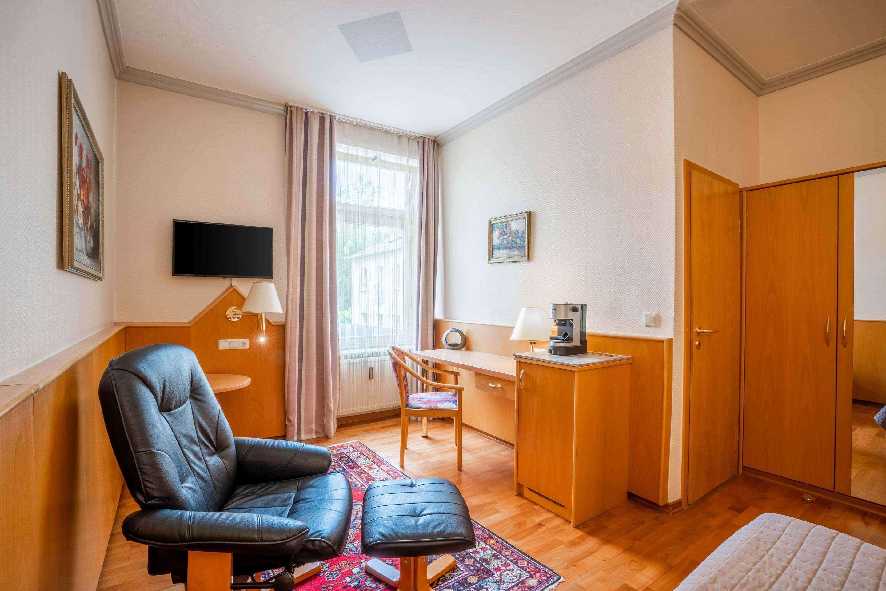 Hotel Komfort Am Kurpark 4*