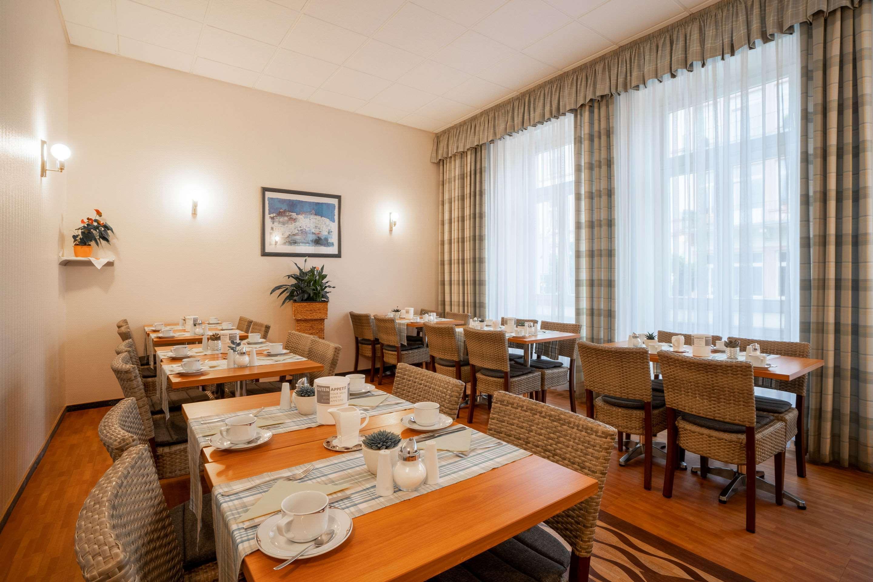 Hotel Komfort Am Kurpark 4*