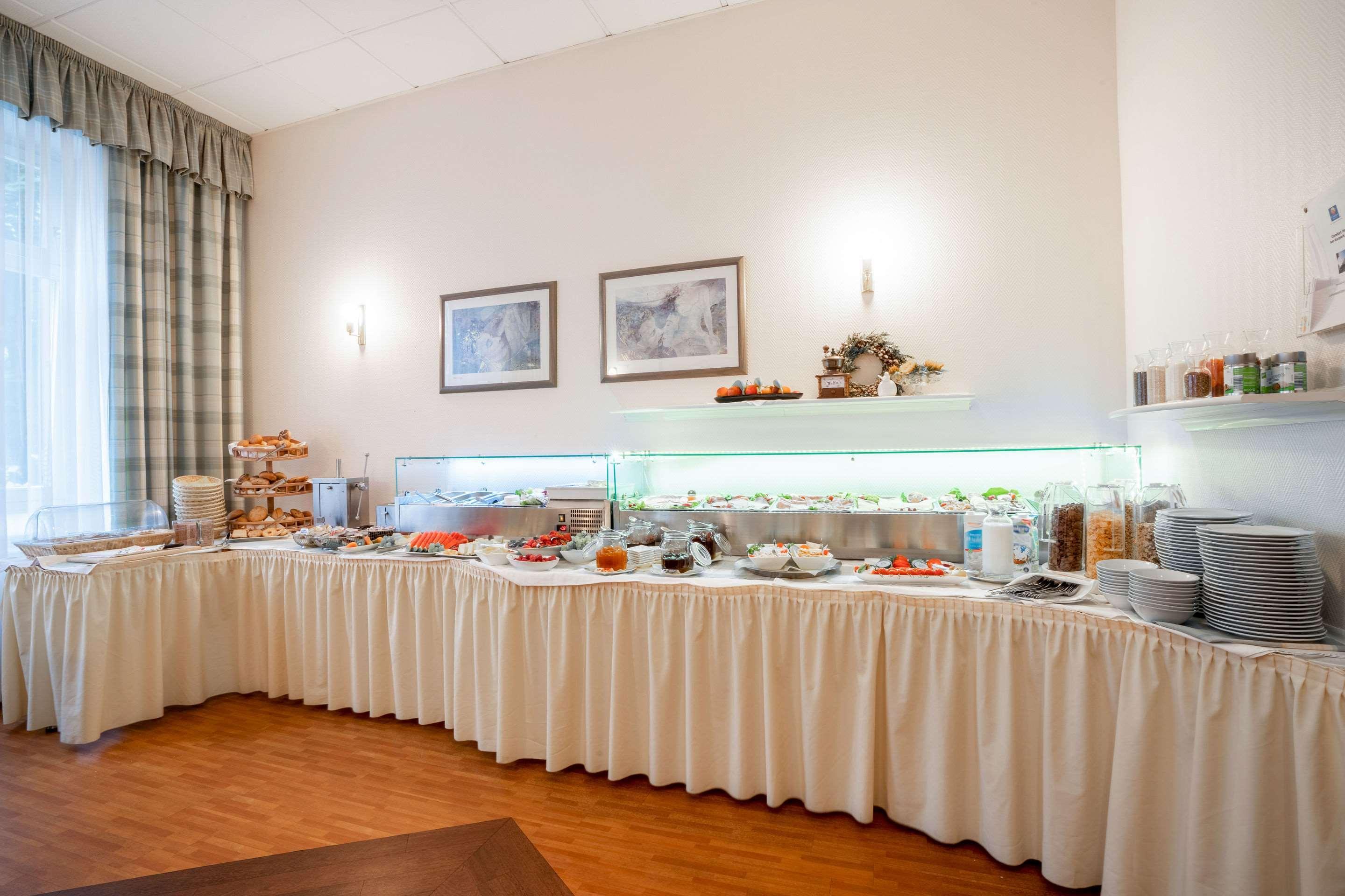 Hotel Komfort Am Kurpark 4*